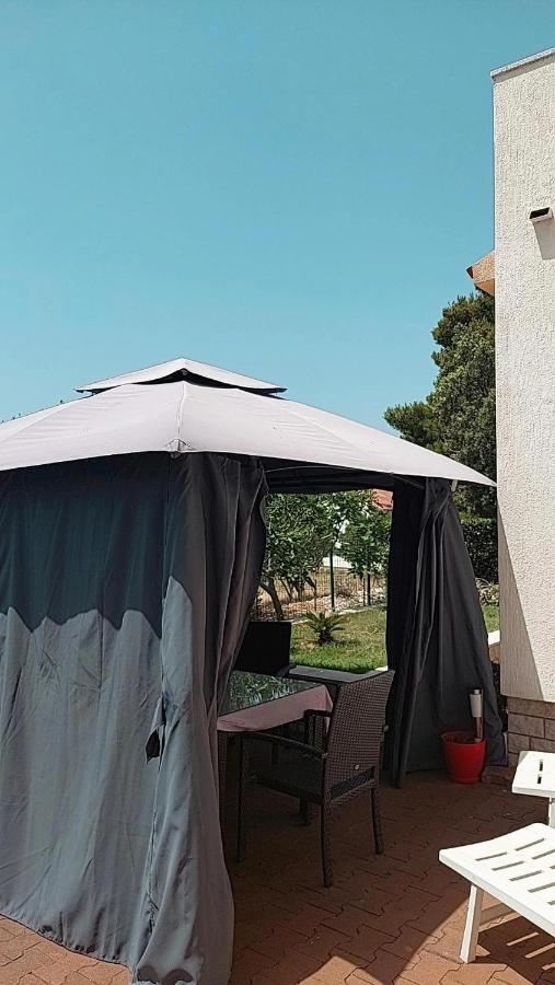 Apartmani Katarina Mundanije エクステリア 写真